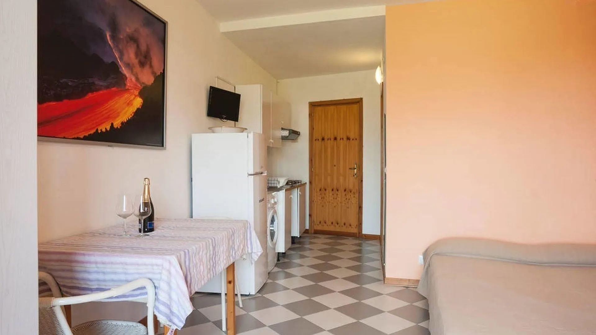Apartment Comeinsicily - Rocce Nere Giardini Naxos