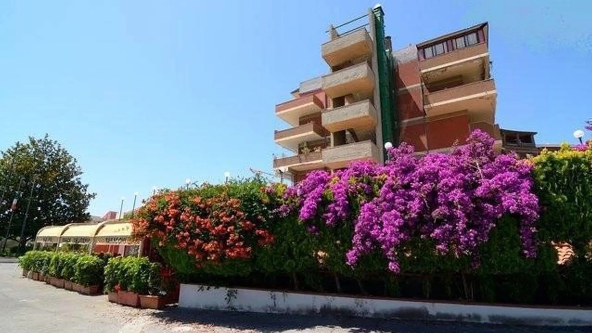 Apartment Comeinsicily - Rocce Nere Giardini Naxos Italy