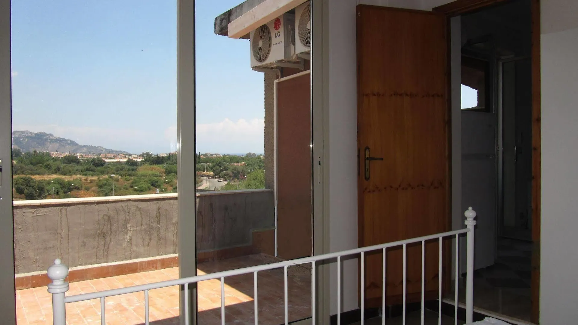 Comeinsicily - Rocce Nere Giardini Naxos 0*,